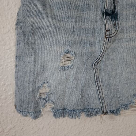 BDG x Urban Outfitters Distressed Denim Light Wash Mini Skirt Size XS - Picture 5 of 6